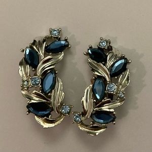 Vintage Sarah Coventry Silvertone Blue Rhinestone Leaf Clip Earrings